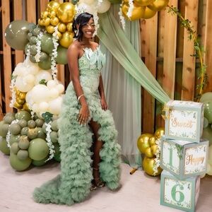 Elegant Green Party Dress with Ruffles